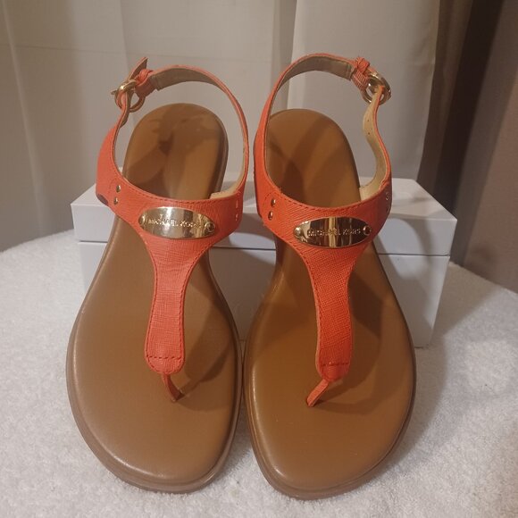 MICHAEL KORS HOT PINK SANDALS, SIZE 9 WITH GOLD EMBLEM. - Picture 1 of 4